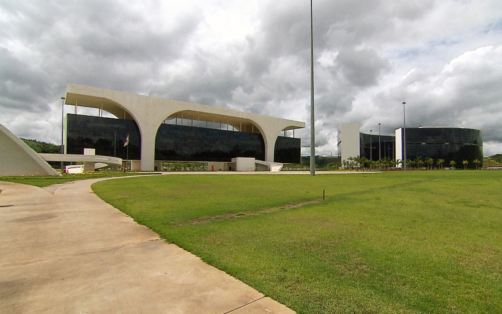 governo-de-mg-recorre-contra-decisao-que-determina-pagamento-integral-aos-professores-no-5o-dia-util